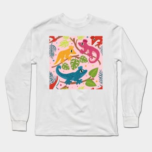 Colourful Crested Geckos with Jungle Leaves and Stars on pale pink Long Sleeve T-Shirt